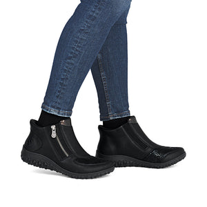 Rieker 59558-00 Bunion Buster Boot