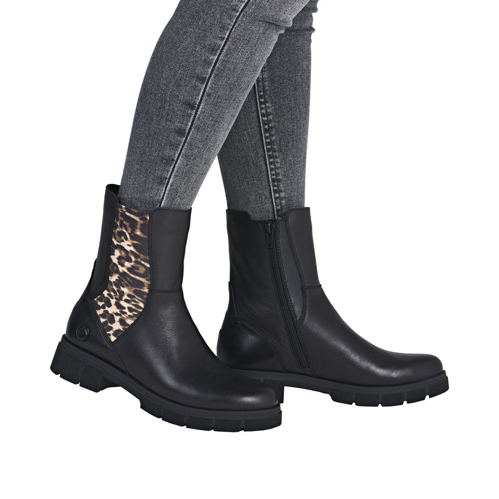 Remonte D2S70-03 Short Ankle Boots