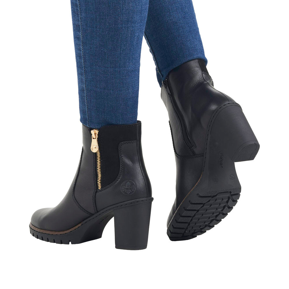 Rieker Y2557-00 Ankle Boots