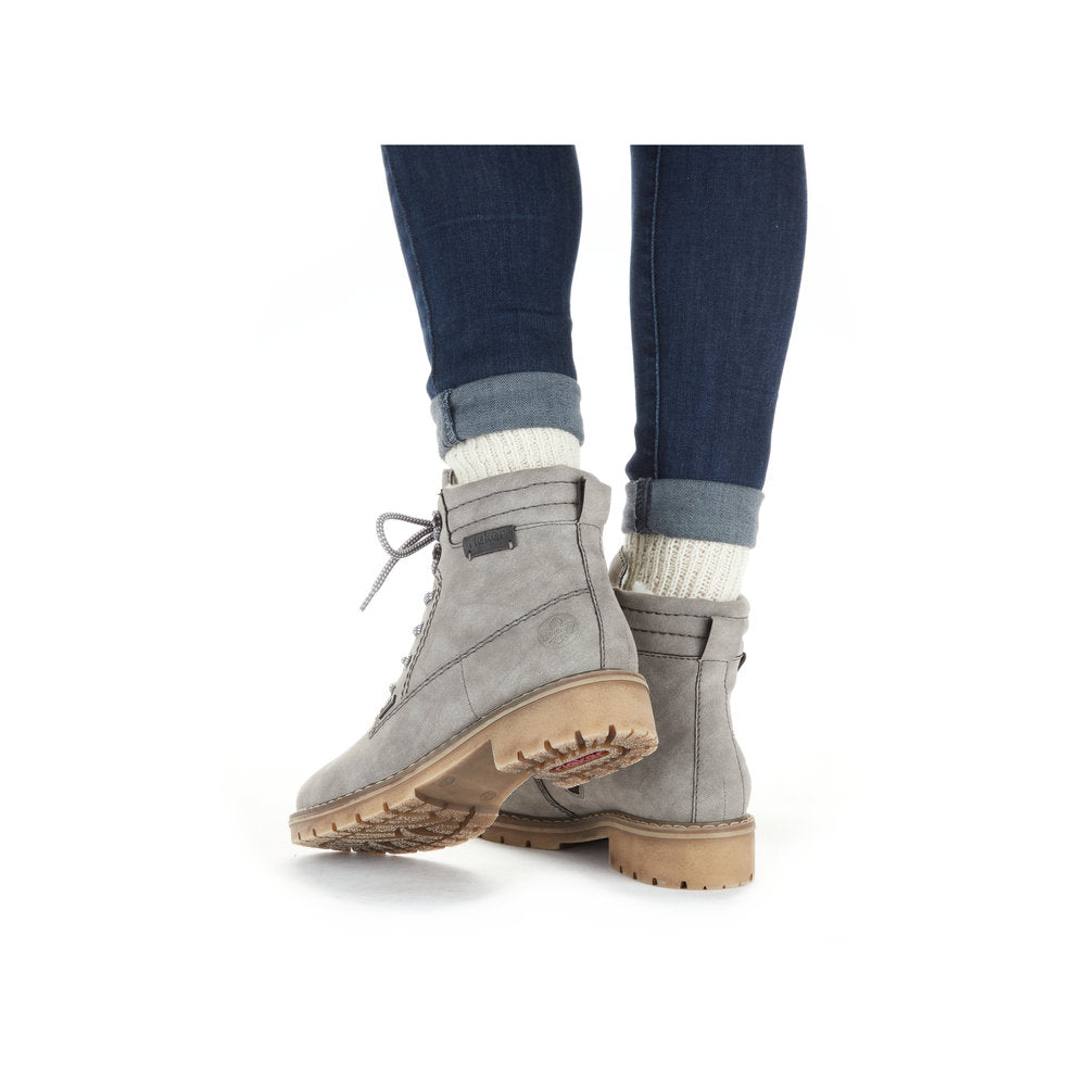 Rieker Y9125-40 Short Boots